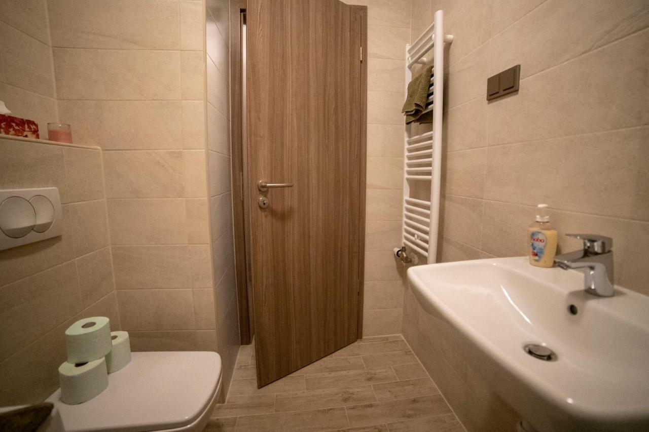 Sasadpark'S New Apartment In The West Part Of Buda Βουδαπέστη Εξωτερικό φωτογραφία